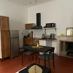Apartamento Dans Un Chateau Exceptionnel Du 18e Siecle La Londe-les-Maures