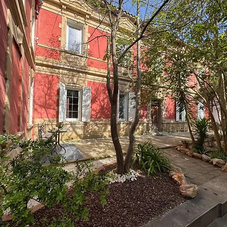 Dans Un Chateau Exceptionnel Du 18e Siecle Apartament La Londe-les-Maures